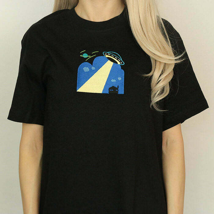 Trendy Alien Contact T-Shirt for Y2K Grunge Style Outfits and Comfy Fashion Lovers