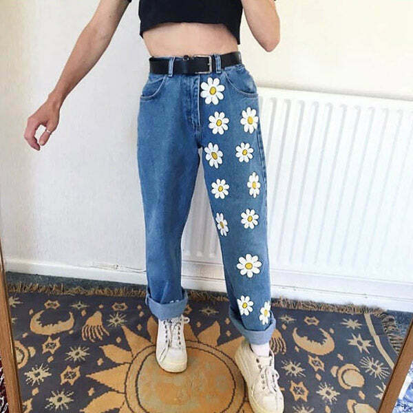 Trendy Daisy Mom Jeans for Y2K Style: Perfect for Grunge Looks and Indie Fashion