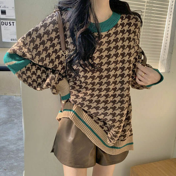 Trendy Dogtooth Check Grandma Sweater for Modern Y2K Fashion and Stylish Outfits