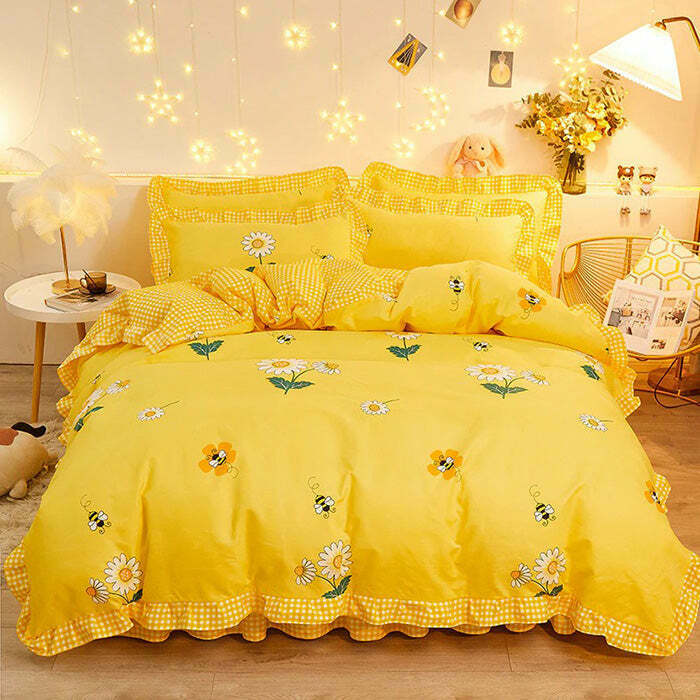 Trendy Honey Bee Aesthetic Bedding Set for Y2K Style Lovers - Cyber & Grunge Fashion