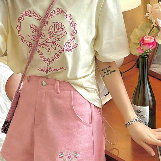 Trendy La Vie en Rose T-Shirt for Modest Y2K Fashion & Baggy Style Outfits