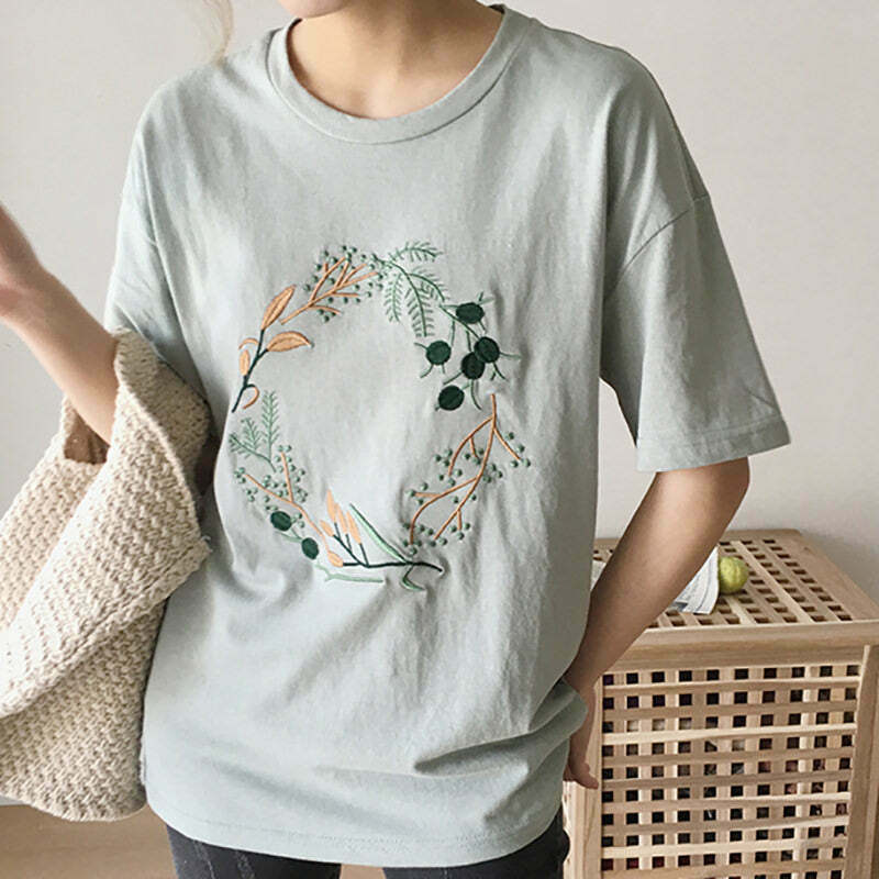 Trendy Plant Mom Tee - Perfect for Y2K Style Outfits and Fashion Enthusiasts