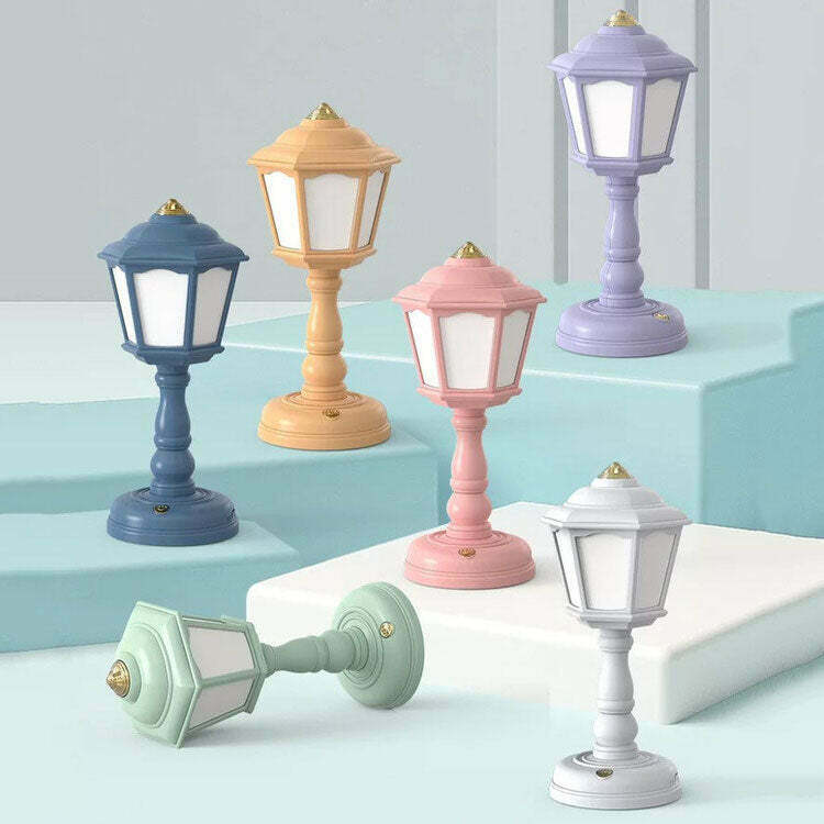 Y2K Street Light Desk Lamp - Trendy Vintage-Inspired Lighting for Fashionable Spaces